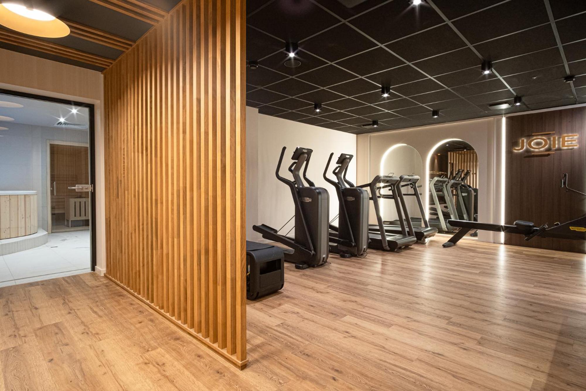 Mercure Saint-Lary Bagian luar foto
