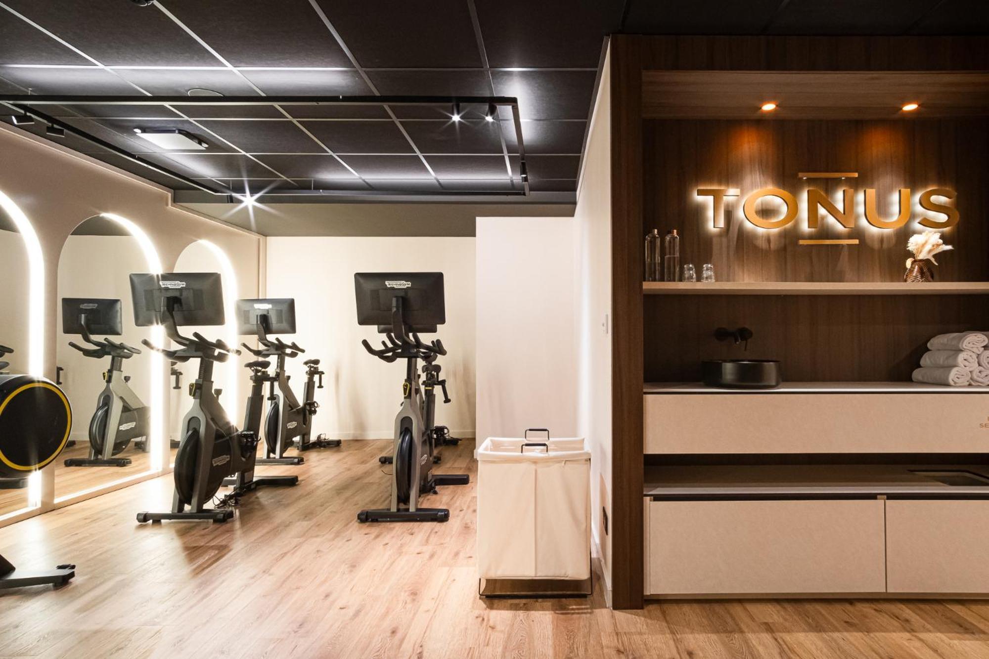 Mercure Saint-Lary Bagian luar foto