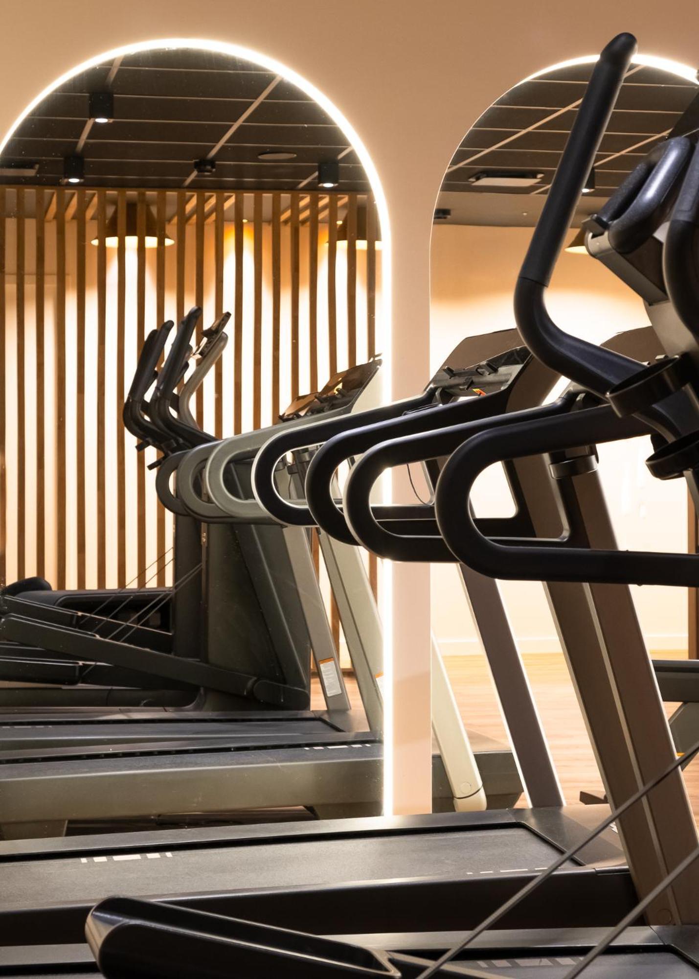 Mercure Saint-Lary Bagian luar foto