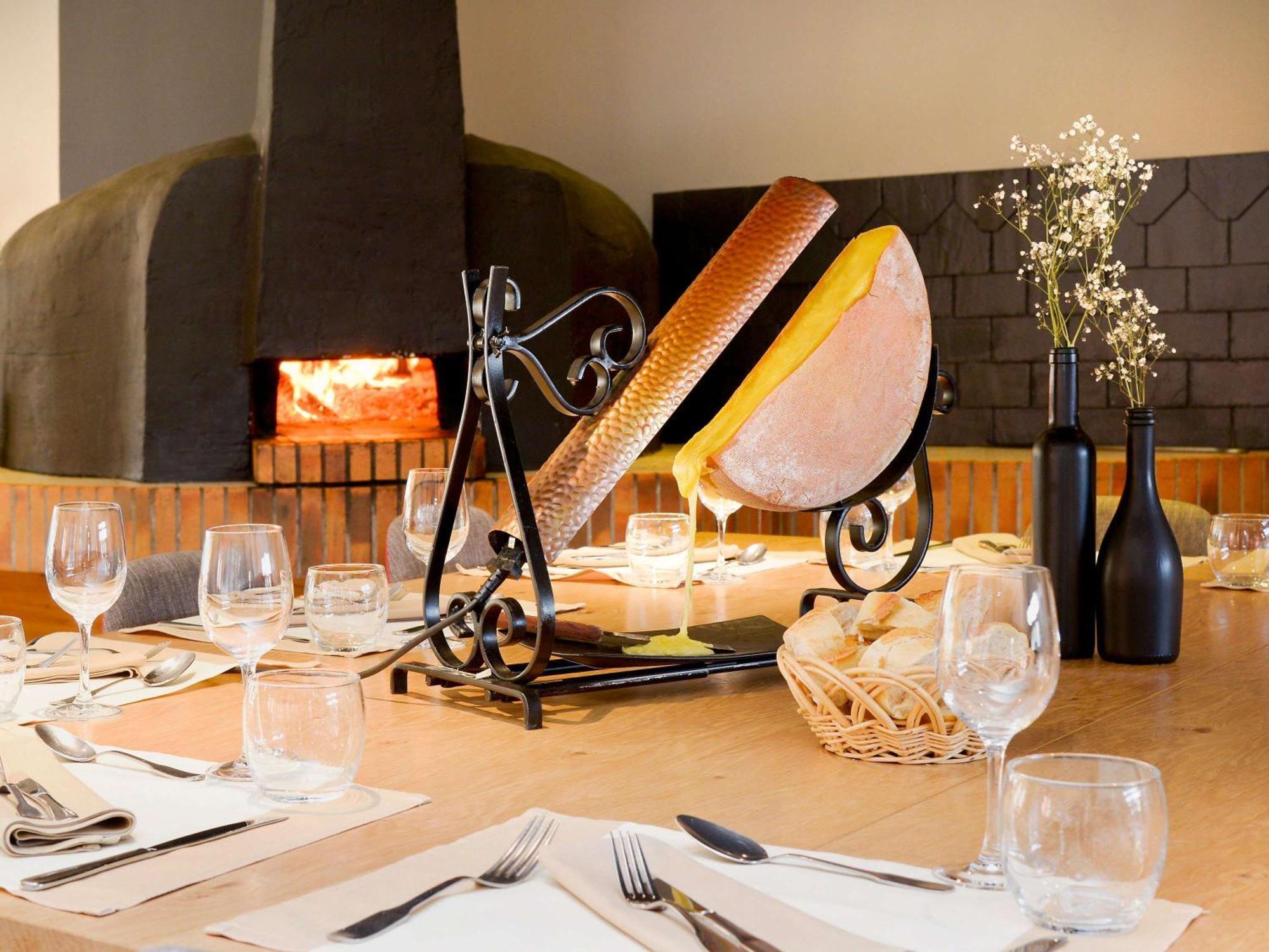 Mercure Saint-Lary Bagian luar foto