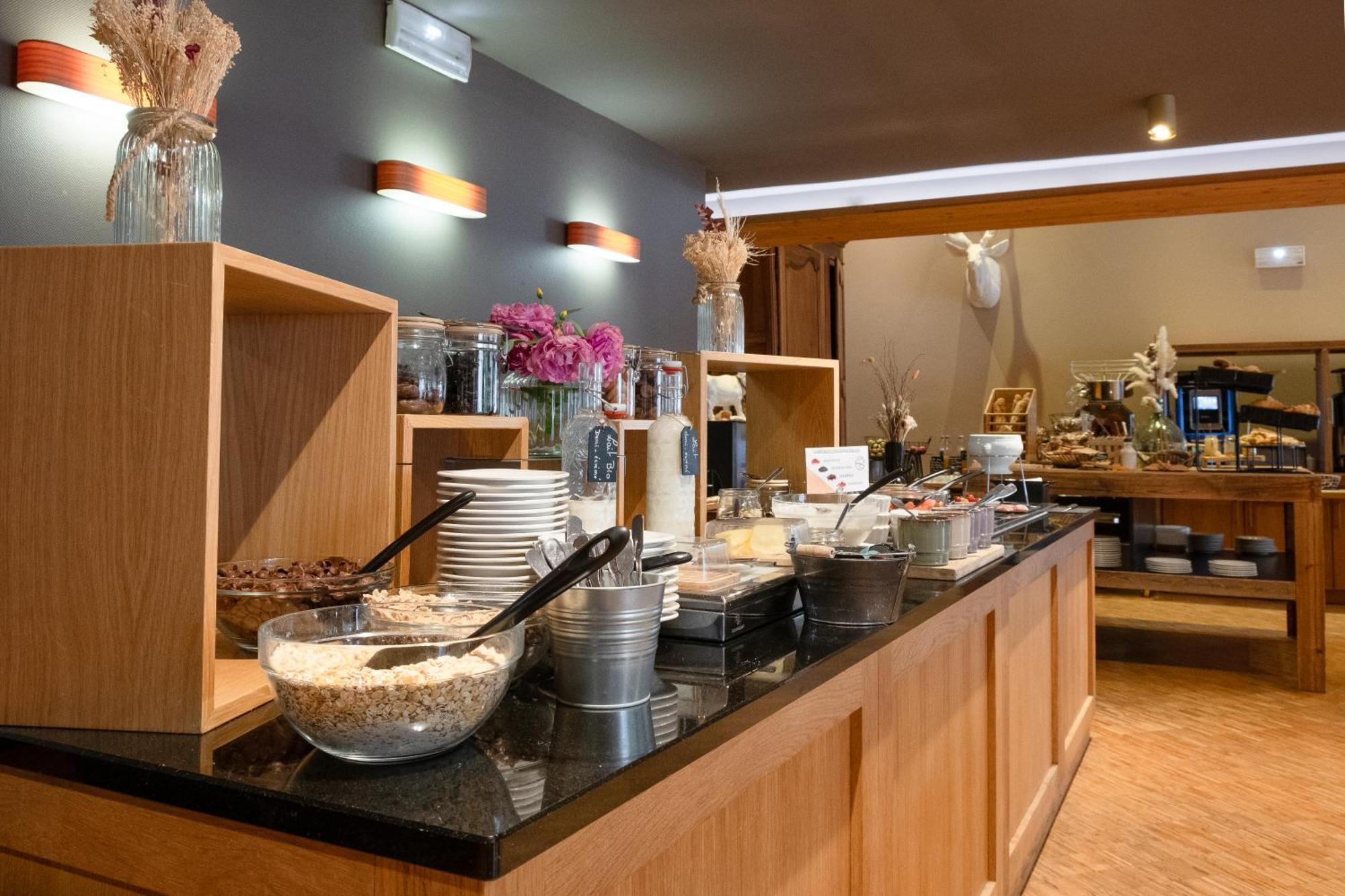 Mercure Saint-Lary Bagian luar foto