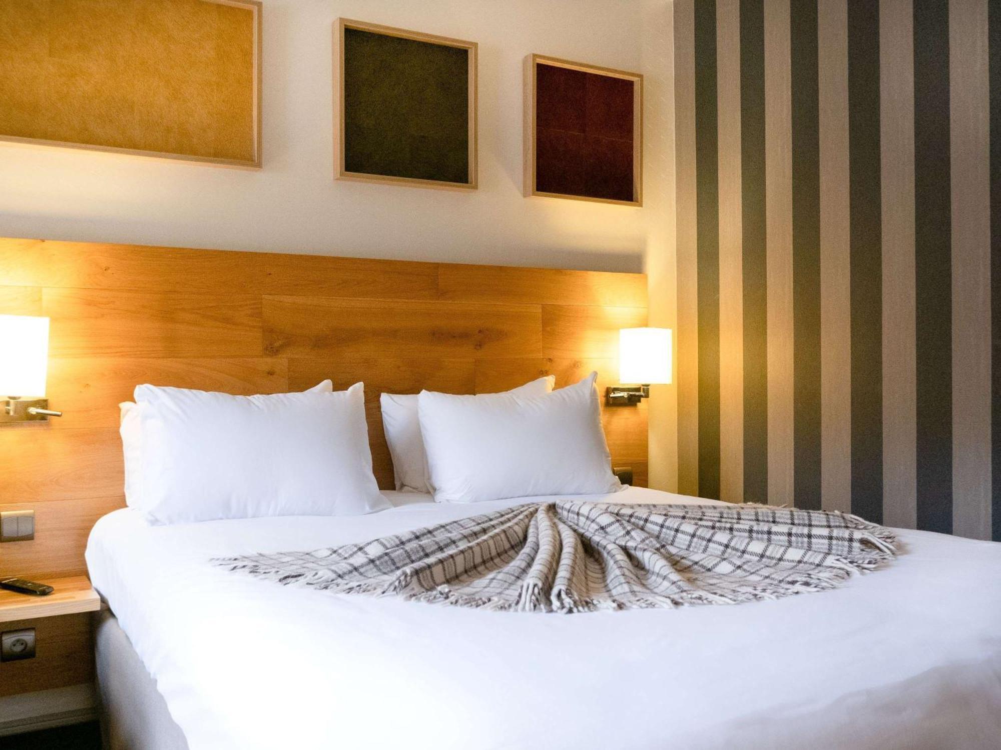 Mercure Saint-Lary Bagian luar foto