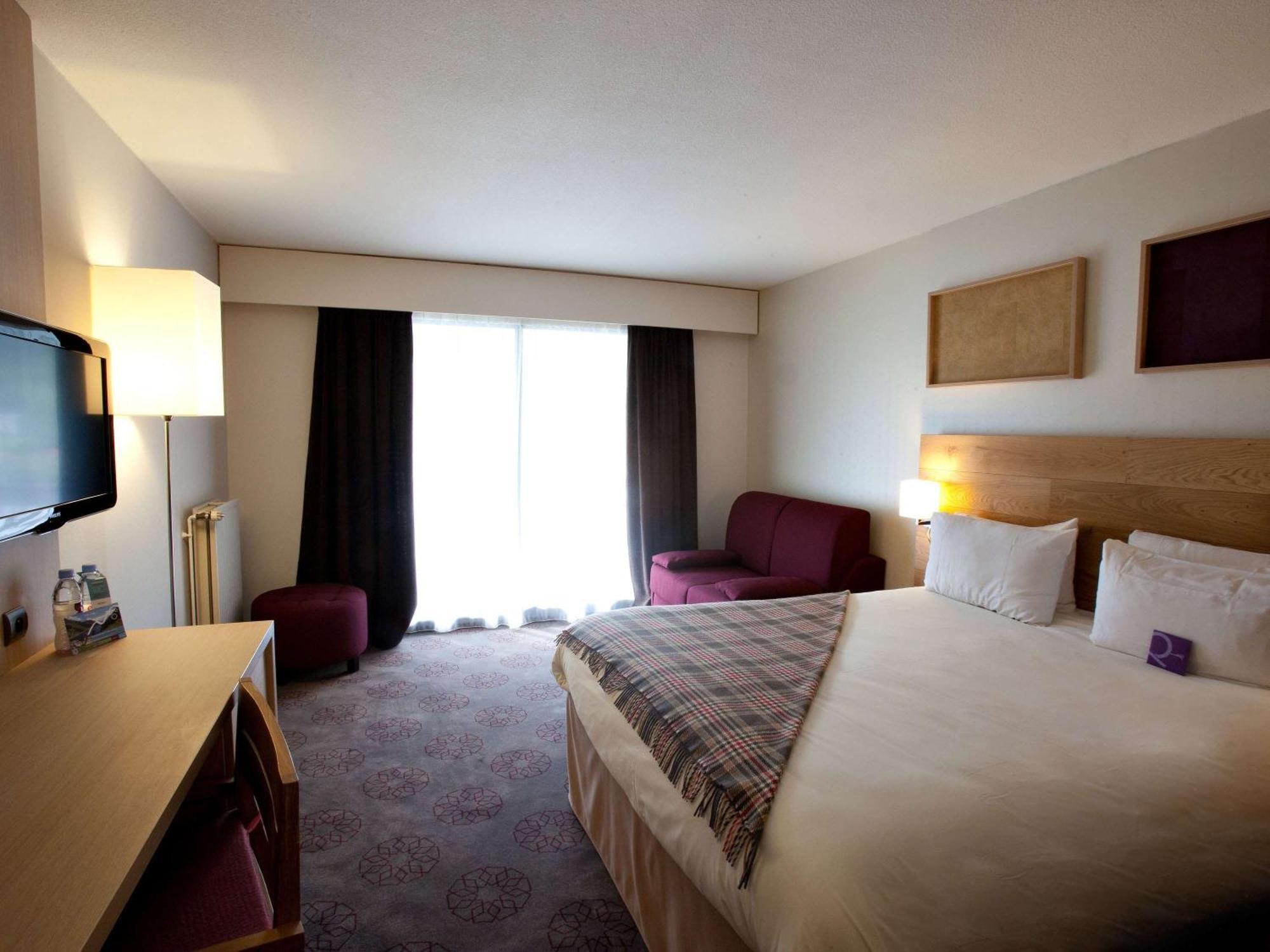 Mercure Saint-Lary Bagian luar foto
