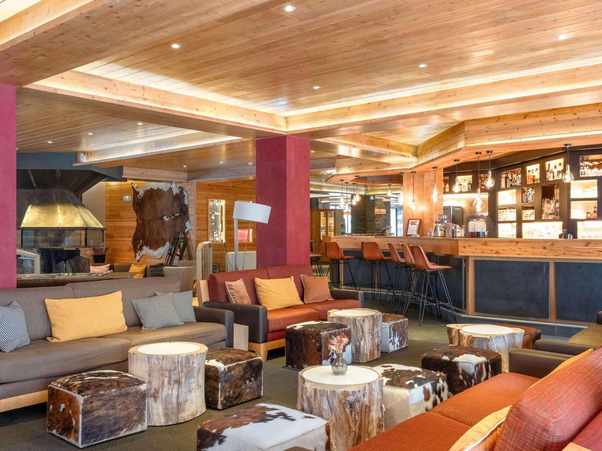 Mercure Saint-Lary Bagian luar foto